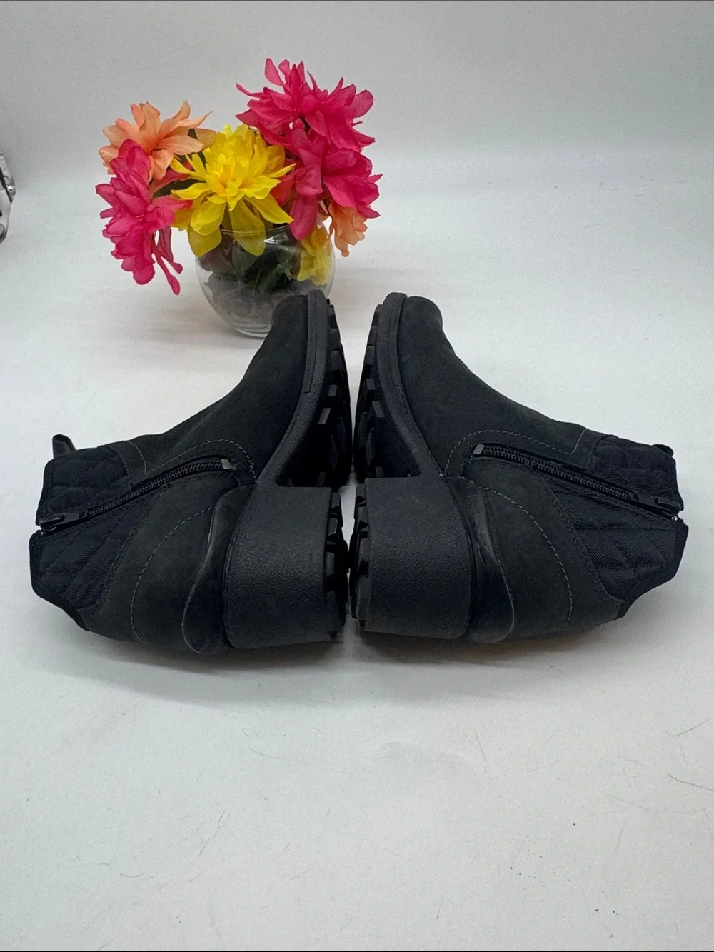 Merrell Black Leather Quilted-Collar Ankle Booties Size 9